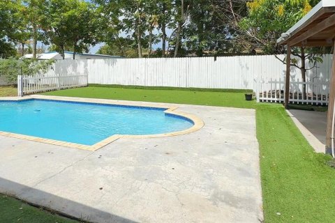 Casa en venta en Fort Lauderdale, Florida, 4 dormitorios, 156.82 m2 № 2254427 - foto 2