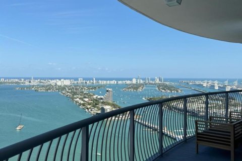 Condominio en alquiler en Miami, Florida, 2 dormitorios, 97.36 m2 № 1825761 - foto 10