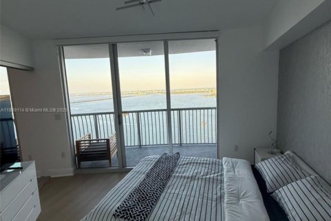 Condominio en alquiler en Miami, Florida, 2 dormitorios, 97.36 m2 № 1825761 - foto 15