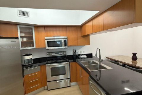 Condominio en alquiler en Miami, Florida, 2 dormitorios, 97.36 m2 № 1825761 - foto 24