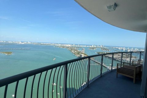 Condominio en alquiler en Miami, Florida, 2 dormitorios, 97.36 m2 № 1825761 - foto 9