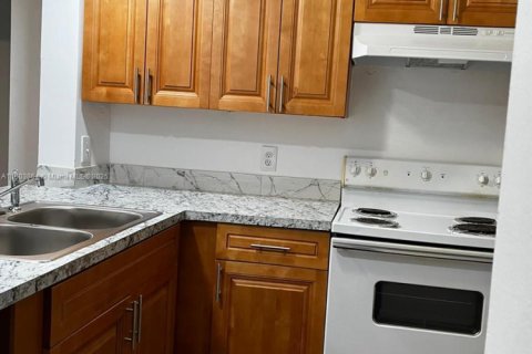 Condo in Oakland Park, Florida, 2 bedrooms  № 1862539 - photo 5