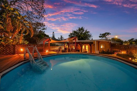 Casa en venta en Saint Petersburg, Florida, 3 dormitorios, 148.64 m2 № 1663131 - foto 3