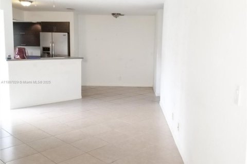 Condo in Margate, Florida, 2 bedrooms № 1933571 - photo 12