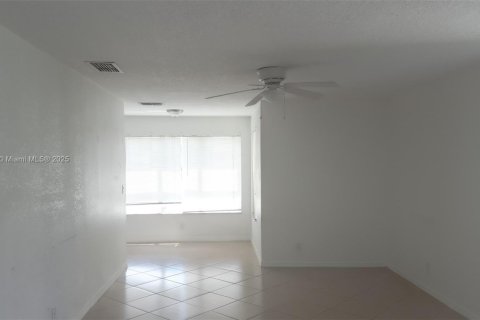 Condo in Margate, Florida, 2 bedrooms № 1933571 - photo 3