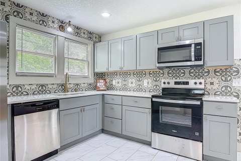 Villa ou maison à vendre à DeLand, Floride: 5 chambres, 211.35 m2 № 1843867 - photo 6