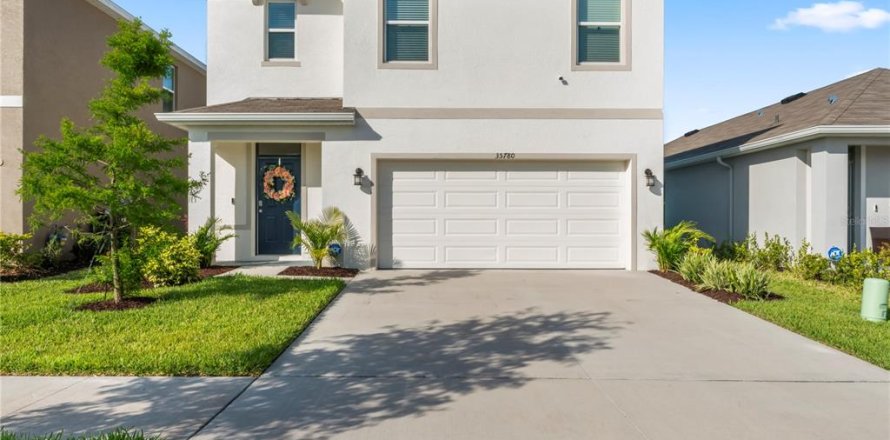Casa en Zephyrhills, Florida 5 dormitorios, 227.89 m2 № 1666116