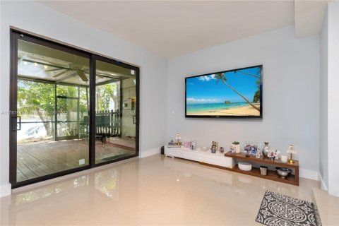 Купить таунхаус в Пемброк-Пайнс, Флорида 2 спальни, 96.62м2, № 2013249 - фото 11