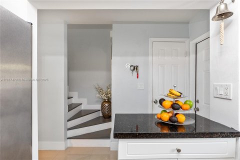 Купить таунхаус в Пемброк-Пайнс, Флорида 2 спальни, 96.62м2, № 2013249 - фото 8