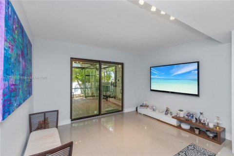 Купить таунхаус в Пемброк-Пайнс, Флорида 2 спальни, 96.62м2, № 2013249 - фото 12