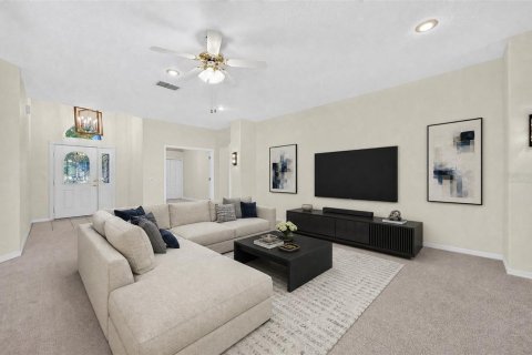 House in Clermont, Florida 3 bedrooms, 202.81 sq.m. № 2434892 - photo 3