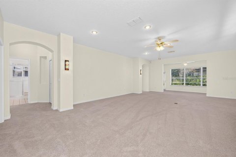 House in Clermont, Florida 3 bedrooms, 202.81 sq.m. № 2434892 - photo 4