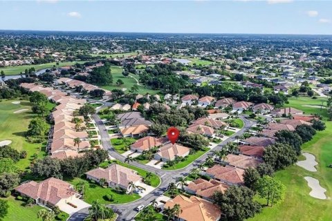 House in Lehigh Acres, Florida 2 bedrooms, 151.62 sq.m. № 2431194 - photo 3