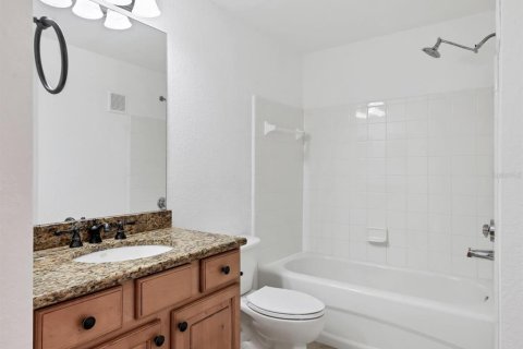 Condo in Lakewood Ranch, Florida, 2 bedrooms  № 1819165 - photo 27