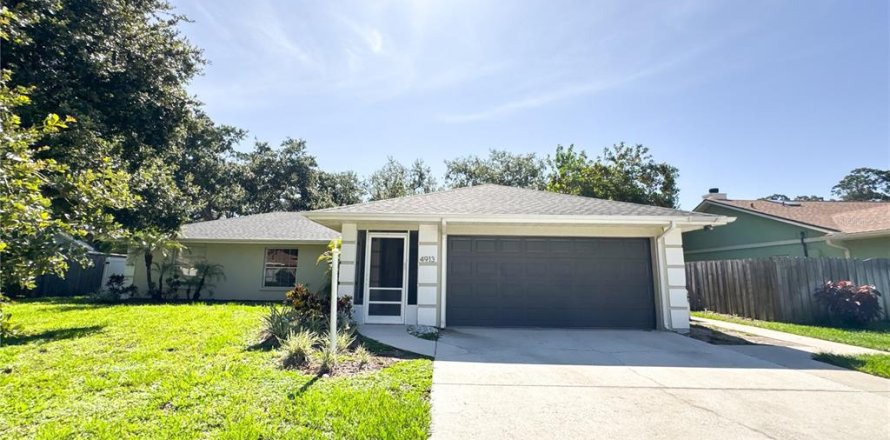 House in Bradenton, Florida 3 bedrooms, 182.74 sq.m. № 1805914