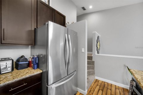 Townhouse in Pinellas Park, Florida 2 bedrooms, 110.55 sq.m. № 1817273 - photo 10