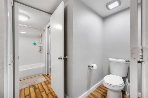 Townhouse in Pinellas Park, Florida 2 bedrooms, 110.55 sq.m. № 1817273 - photo 20