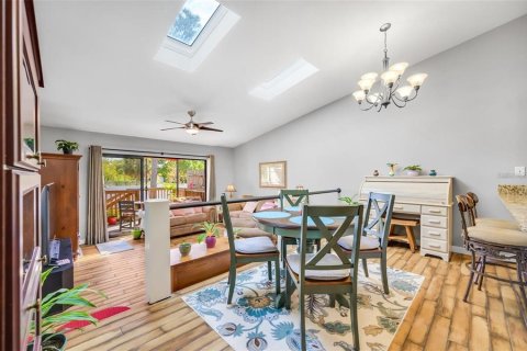 Townhouse in Pinellas Park, Florida 2 bedrooms, 110.55 sq.m. № 1817273 - photo 3