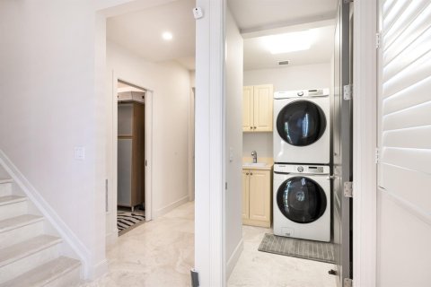 Adosado en venta en Fort Lauderdale, Florida, 3 dormitorios, 271.37 m2 № 2365242 - foto 29