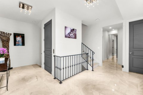 Adosado en venta en Fort Lauderdale, Florida, 3 dormitorios, 271.37 m2 № 2365242 - foto 24