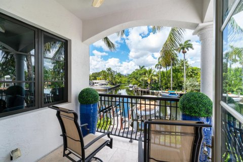 Adosado en venta en Fort Lauderdale, Florida, 3 dormitorios, 271.37 m2 № 2365242 - foto 21