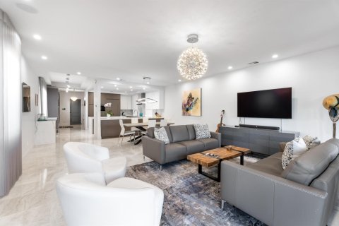 Adosado en venta en Fort Lauderdale, Florida, 3 dormitorios, 271.37 m2 № 2365242 - foto 10