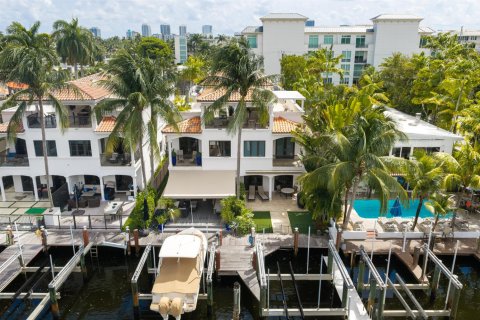 Adosado en venta en Fort Lauderdale, Florida, 3 dormitorios, 271.37 m2 № 2365242 - foto 13