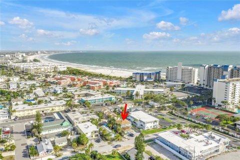Commercial property in Saint Pete Beach, Florida 268.02 sq.m. № 2219596
