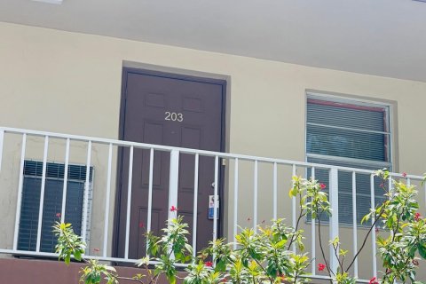 Condo in Margate, Florida, 2 bedrooms  № 2357705