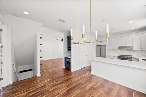 Adosado en venta en Tampa, Florida, 4 dormitorios, 254.65 m2 № 2295253 - foto 7