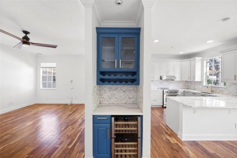 Adosado en venta en Tampa, Florida, 4 dormitorios, 254.65 m2 № 2295253 - foto 8