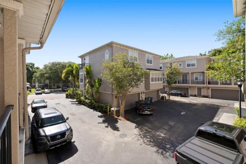 Adosado en venta en Tampa, Florida, 4 dormitorios, 254.65 m2 № 2295253 - foto 19