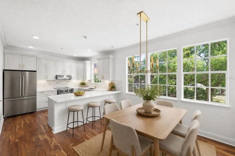 Adosado en venta en Tampa, Florida, 4 dormitorios, 254.65 m2 № 2295253 - foto 3
