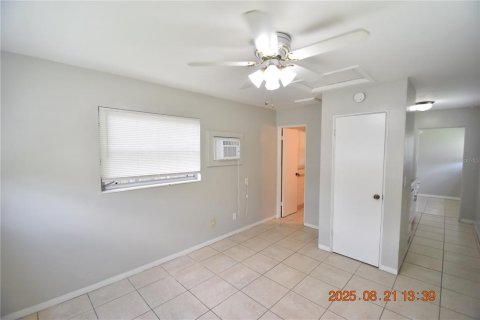 Studio in Saint Petersburg, Florida № 1904462 - photo 11