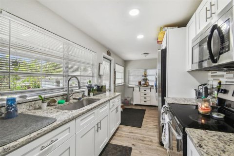 Villa ou maison à vendre à Tampa, Floride: 2 chambres, 85.1 m2 № 1510052 - photo 6