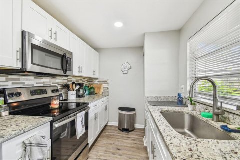 Villa ou maison à vendre à Tampa, Floride: 2 chambres, 85.1 m2 № 1510052 - photo 5