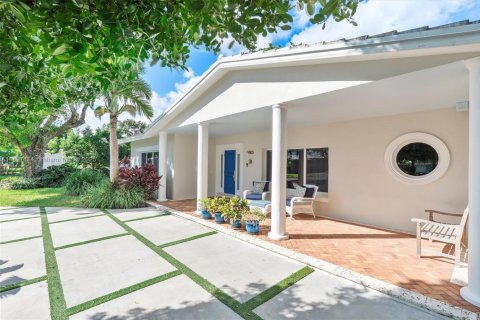 House in Miami Shores, Florida 5 bedrooms, 335.93 sq.m. № 1948573 - photo 6