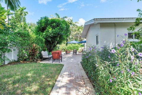 House in Miami Shores, Florida 5 bedrooms, 335.93 sq.m. № 1948573 - photo 4
