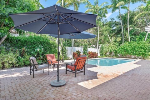 House in Miami Shores, Florida 5 bedrooms, 335.93 sq.m. № 1948573 - photo 3