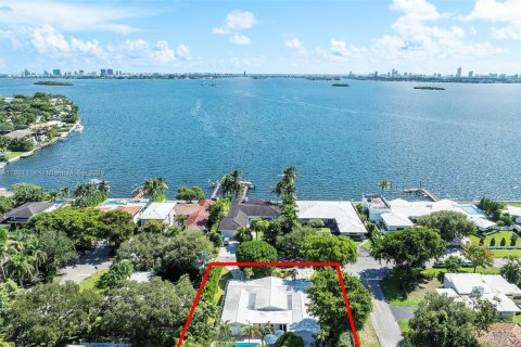 House in Miami Shores, Florida 5 bedrooms, 335.93 sq.m. № 1948573 - photo 5