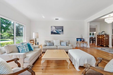 House in Miami Shores, Florida 5 bedrooms, 335.93 sq.m. № 1948573 - photo 9