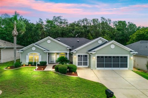 House in Summerfield, Florida 3 bedrooms, 192.4 sq.m. № 2272892