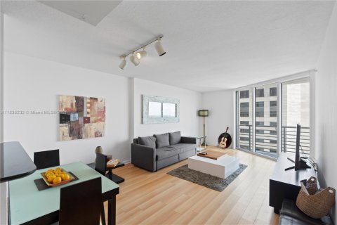 Condominio en venta en Miami, Florida, 1 dormitorio, 78.6 m2 № 1888800 - foto 16
