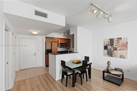 Condominio en venta en Miami, Florida, 1 dormitorio, 78.6 m2 № 1888800 - foto 25