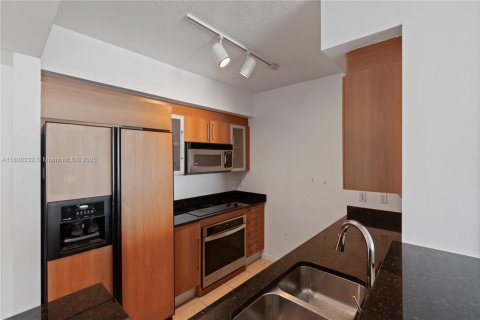 Condominio en venta en Miami, Florida, 1 dormitorio, 78.6 m2 № 1888800 - foto 15