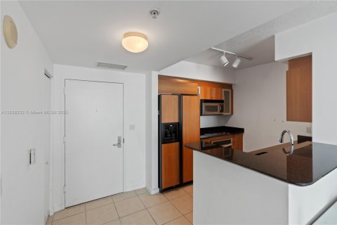 Condominio en venta en Miami, Florida, 1 dormitorio, 78.6 m2 № 1888800 - foto 14