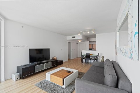 Condominio en venta en Miami, Florida, 1 dormitorio, 78.6 m2 № 1888800 - foto 21