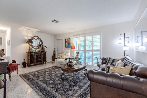 House in Sanford, Florida 2 bedrooms, 179.86 sq.m. № 1868996 - photo 4