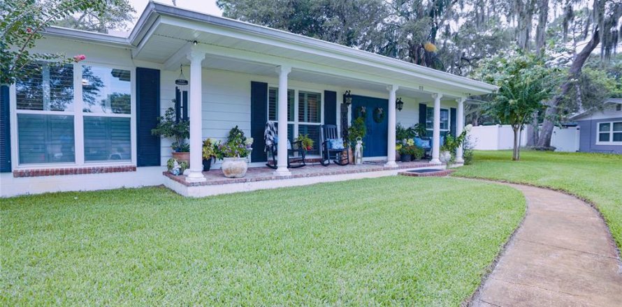 House in Sanford, Florida 2 bedrooms, 179.86 sq.m. № 1868996