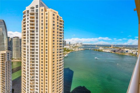 Condominio en alquiler en Miami, Florida, 1 dormitorio, 89.09 m2 № 1989651 - foto 25